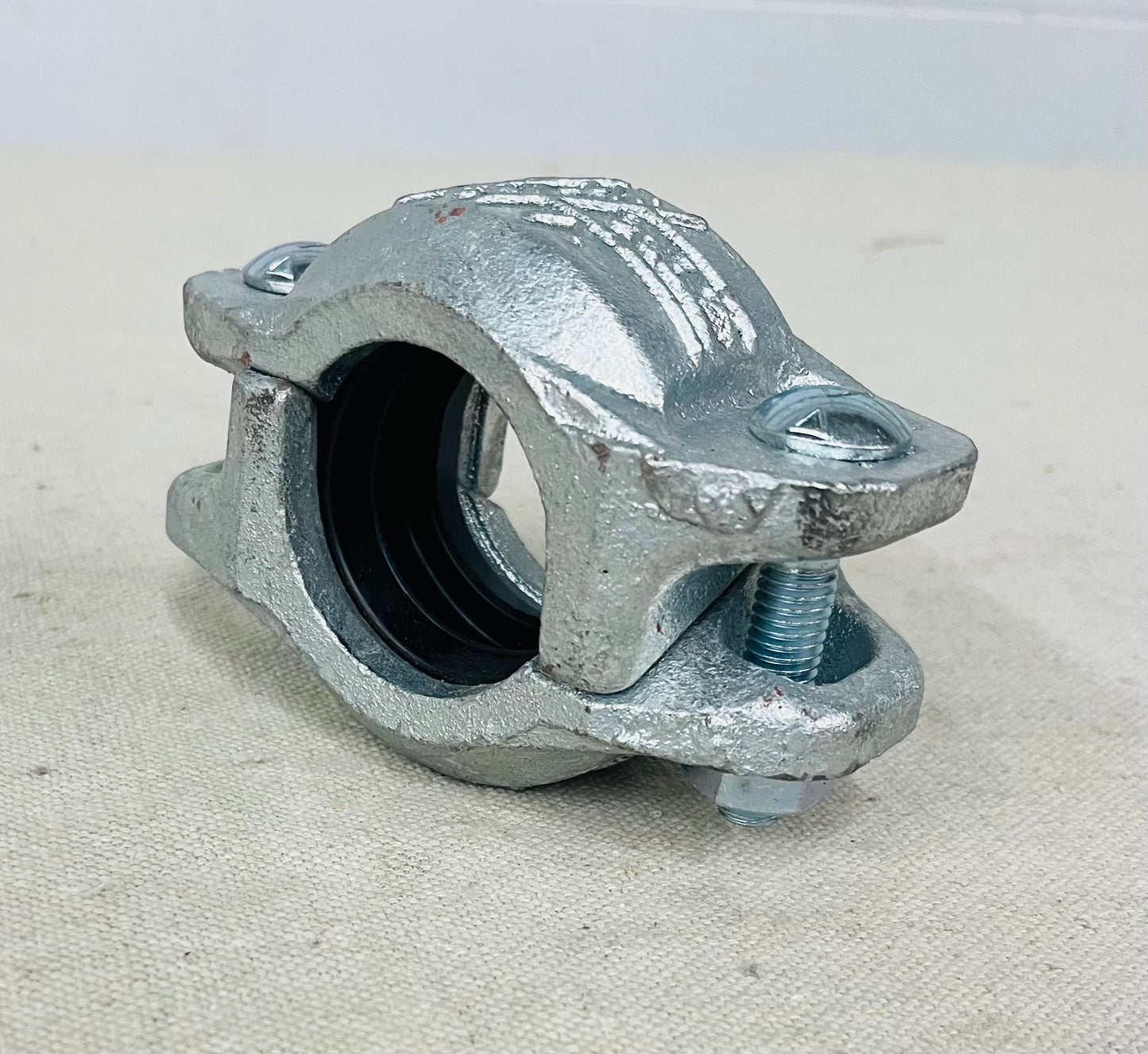 1-1/2" Galvanized Grooved Coupling with E-Type Gasket – Fire-Sprinkler Rated (VL014007GE1-NR)