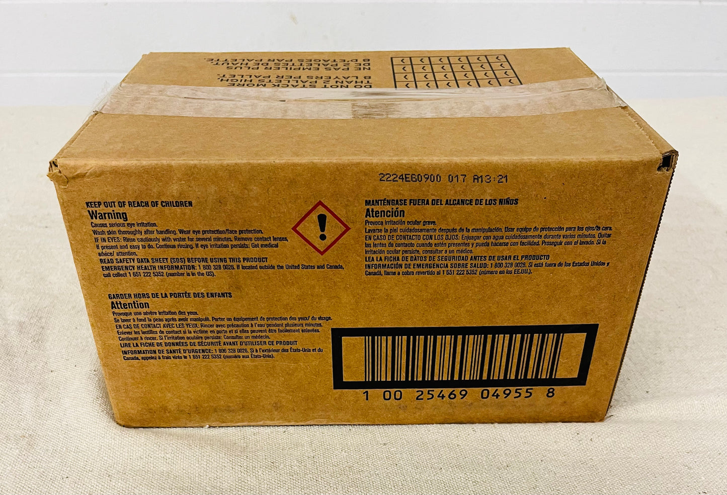 Ecolab 4 Count Home-Style Solid Laundry Detergent with Color Safe Bleach 6102018 (1 case)