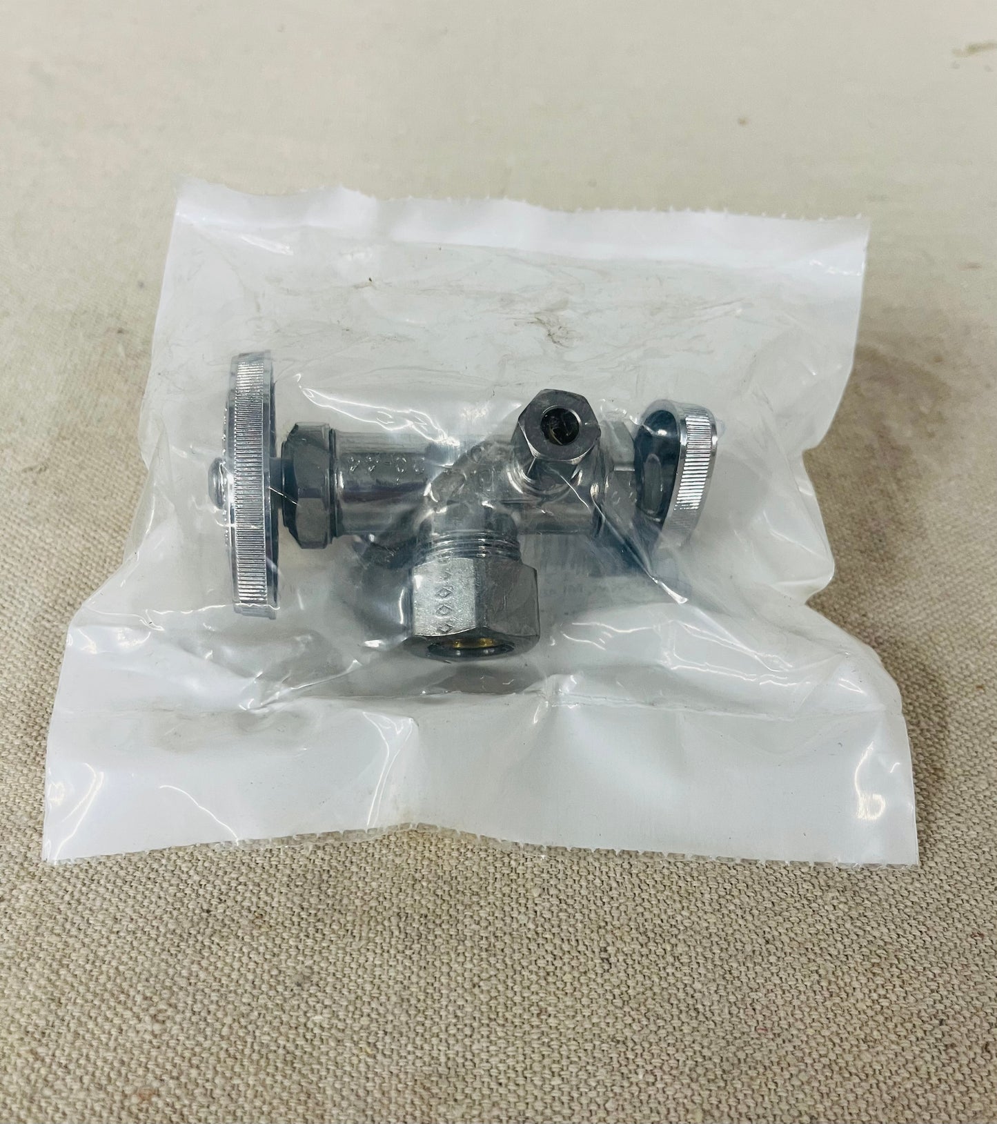 BrassCraft Dual-Outlet Angle Stop Valve – 1/2" Nom Comp Inlet × 3/8" & 1/4" Comp Outlets (BCR1900DVXC)