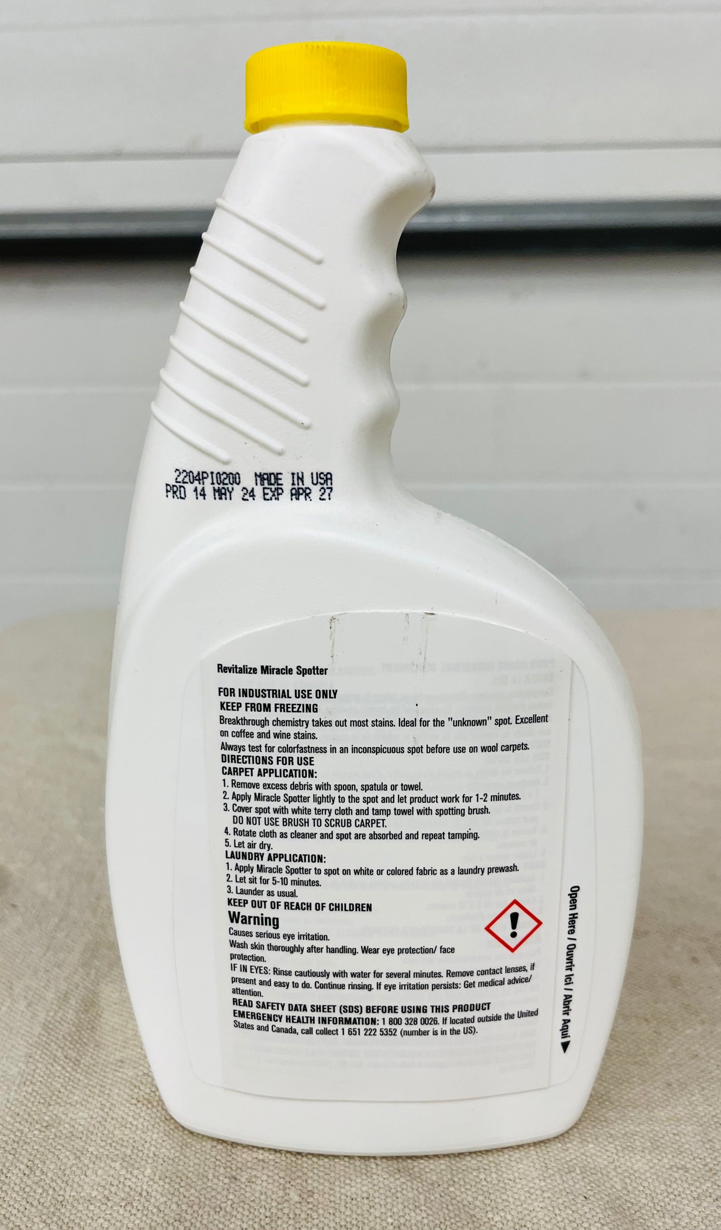 Ecolab Revitalize Miracle Spotter – Carpet & Upholstery Stain Remover, 22 oz (6101125) – Case of 4